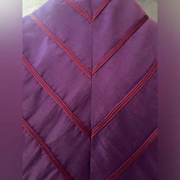2x purple & bordeaux decorative pillows 16x16 - Picture 3 of 8